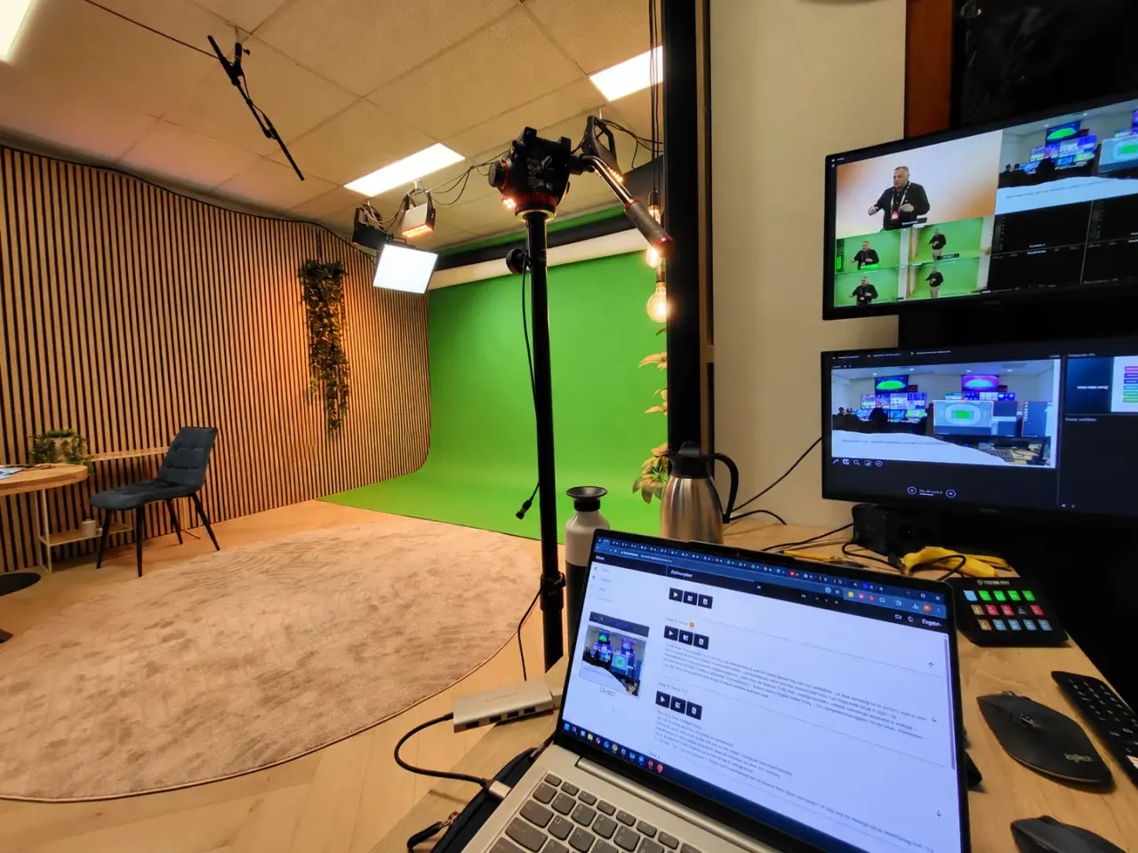 Lege greenscreensetting voor e-learningopnames in Krommenie